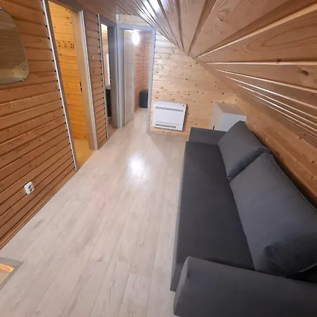 Anaiciu Villa *